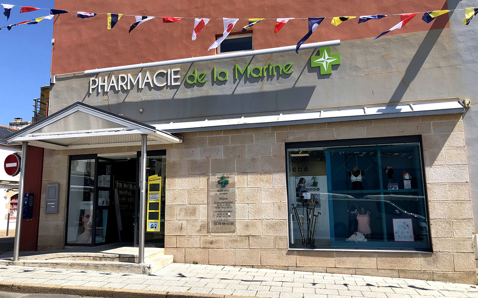 Pharmacie-de-la-Marine-Riou